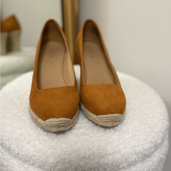 JCREW espadrille faux suede Wedges in burnt orange color - Picture 5 of 8